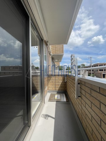 D-room高坂弐番町のバルコニー