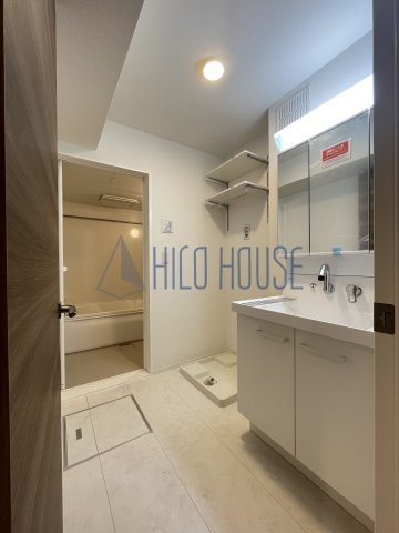 D-room高坂弐番町の洗面所