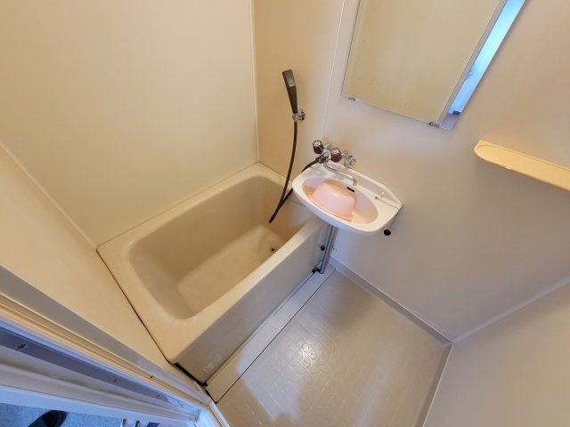 ホワイトハイツの浴室