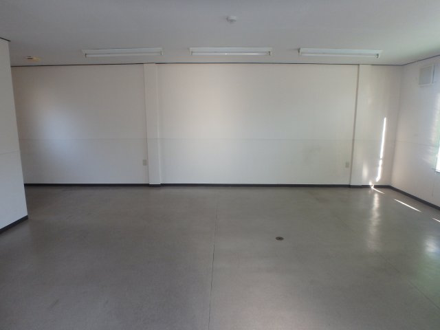 西中新田　渡辺ビルの内装