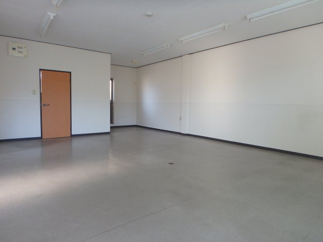 西中新田　渡辺ビルの内装