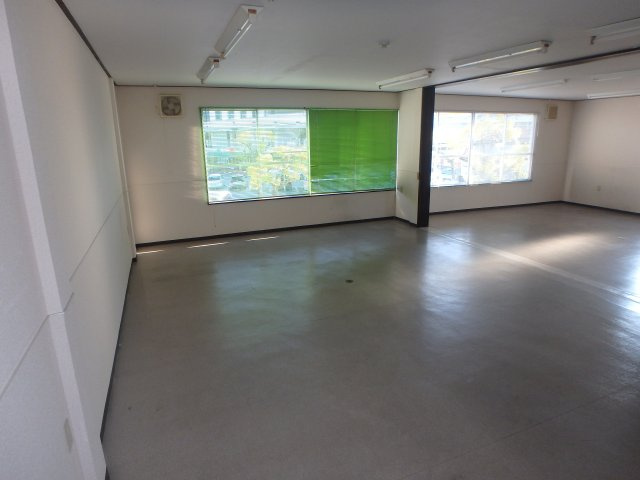 西中新田　渡辺ビルの内装