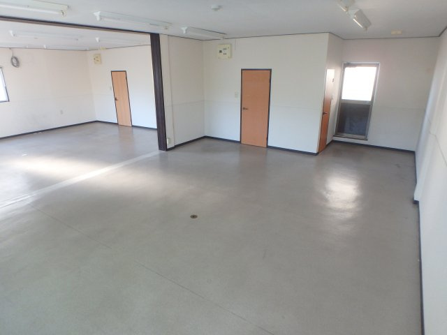 西中新田　渡辺ビルの内装