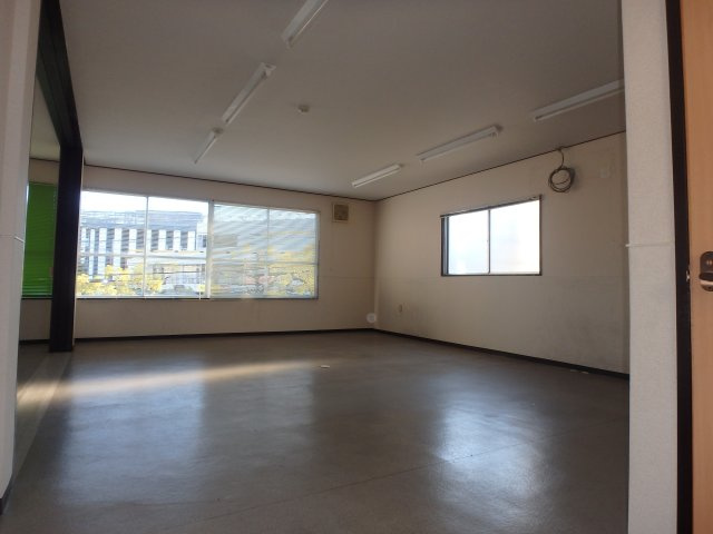 西中新田　渡辺ビルの内装