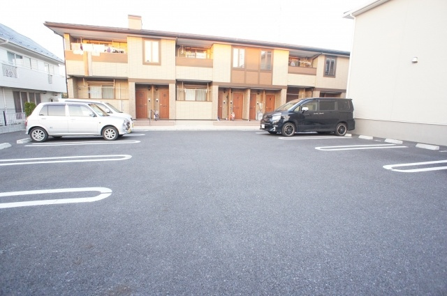 グラン・モンターニュⅠの駐車場