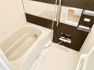 ワイドミラーのバスルーム☆