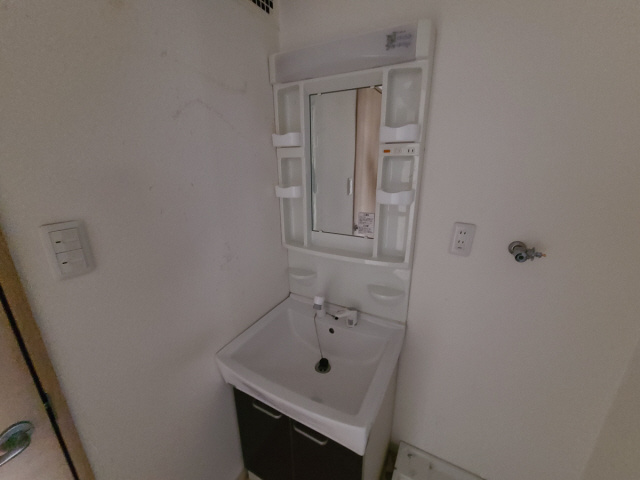 六甲篠原マンションの洗面所