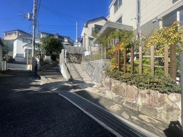 D-room高羽のエントランス