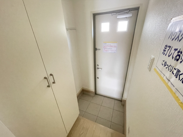 クロリス摩耶の玄関