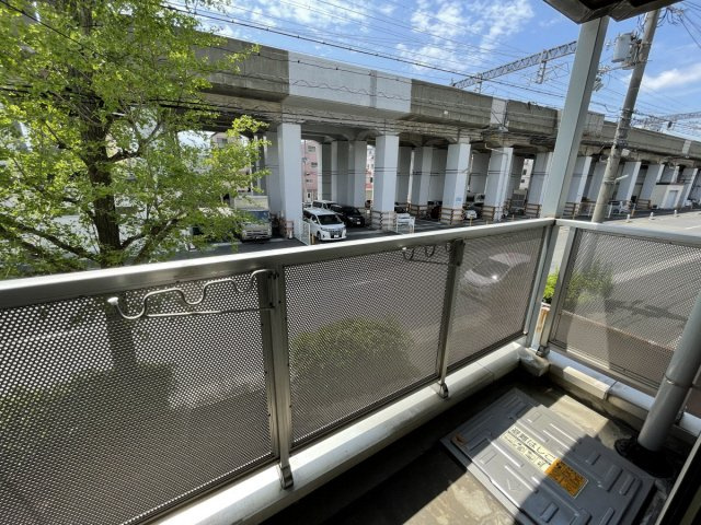 ロイヤルメゾン六甲道のバルコニー