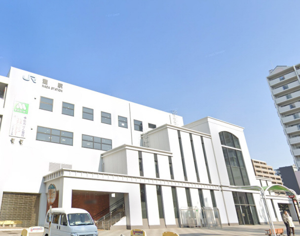 シュトラーセ泉の周辺|小学校