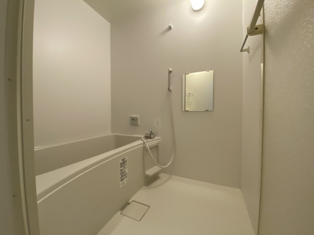 ロイヤル山芦屋の浴室