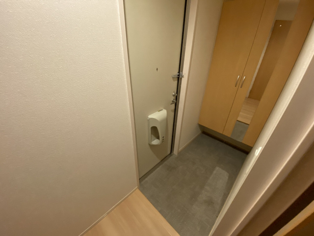 セジュール青谷1番館の玄関