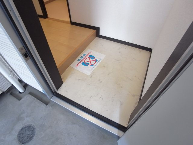 フジパレス御影WESTの玄関