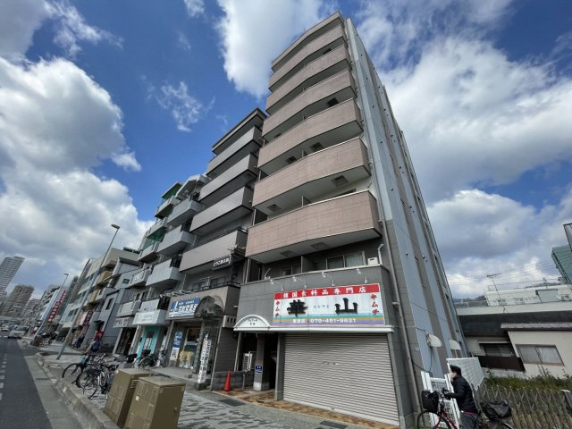 クレアール本山の外観