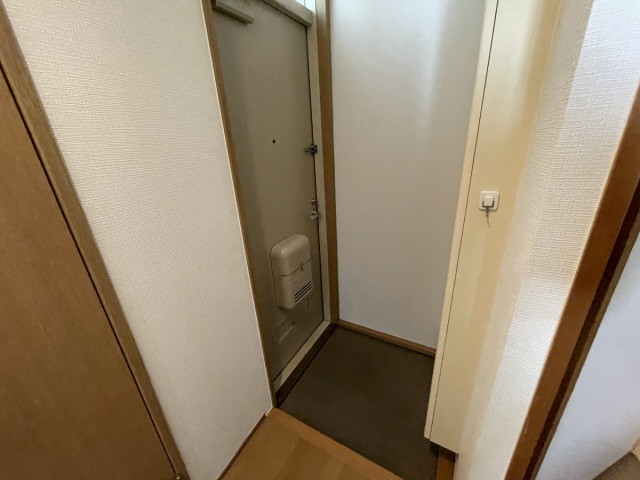 シャネル大原の玄関