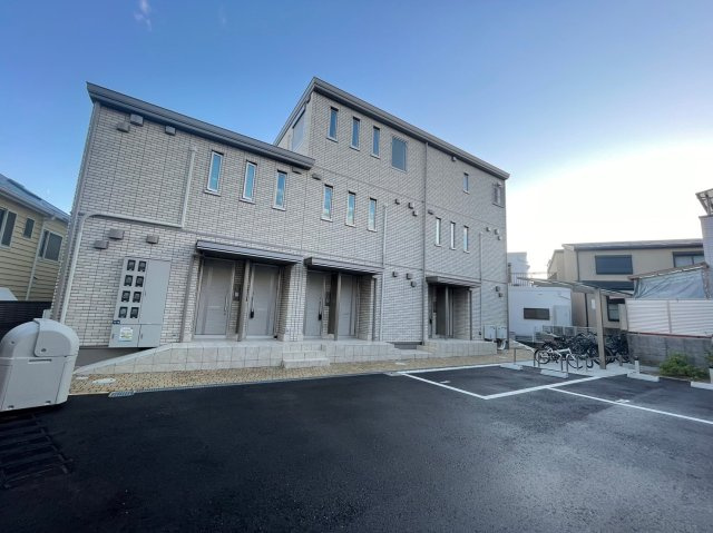 フェリス西岡本の外観