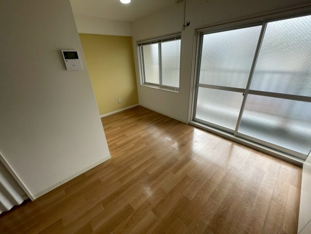 朝日ヶ丘コーポの居間・リビング