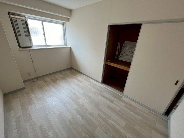 メゾンミヤマエの居間・リビング