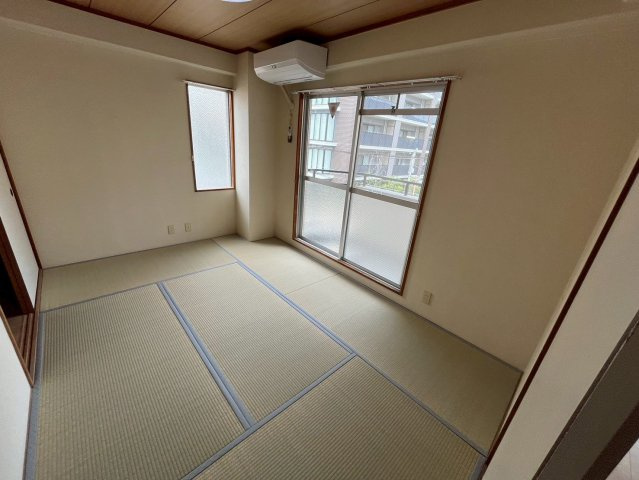 メゾンミヤマエの和室