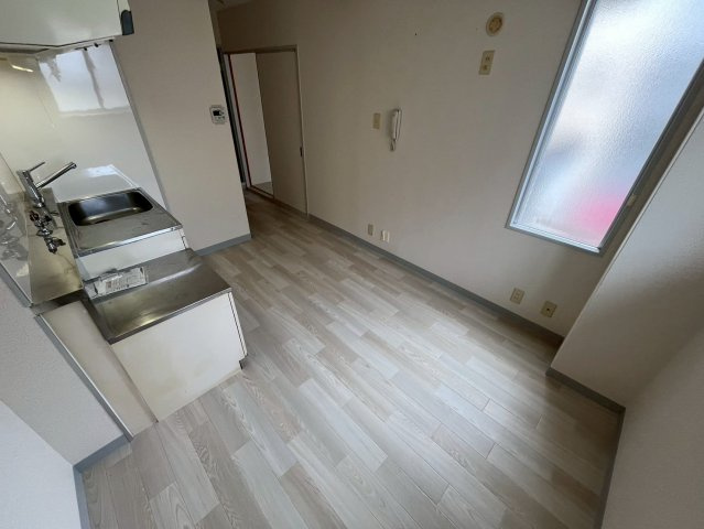 メゾンミヤマエの居間・リビング