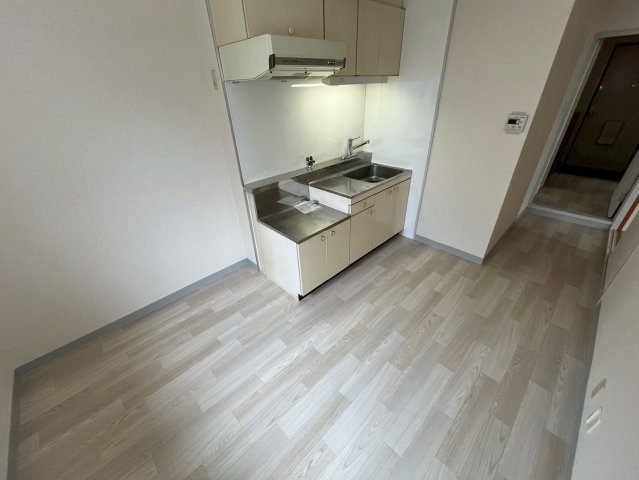 メゾンミヤマエの居間・リビング