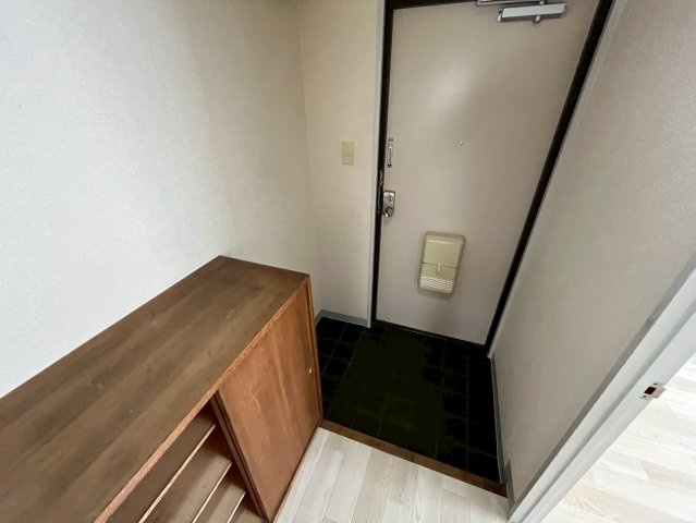 メゾンミヤマエの玄関