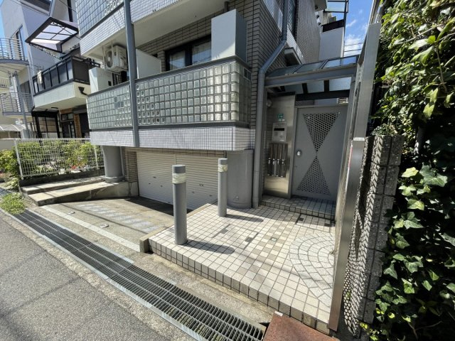 ＥＸＥ　ＡＳＨＩＹＡのエントランス