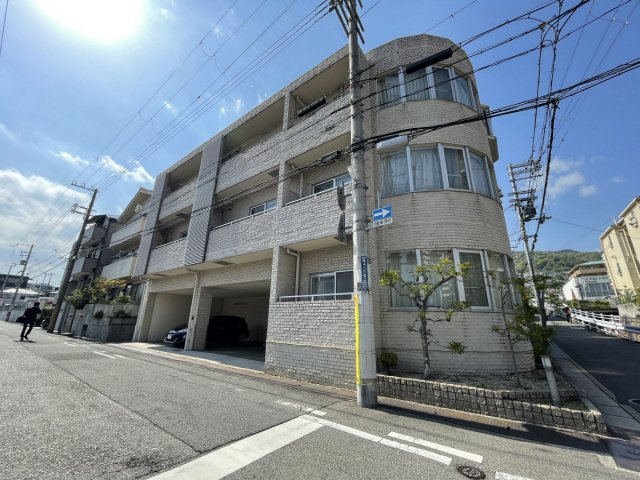 カーサ岡本2丁目の外観