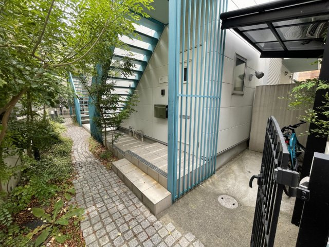 EXSONIA北青木のエントランス