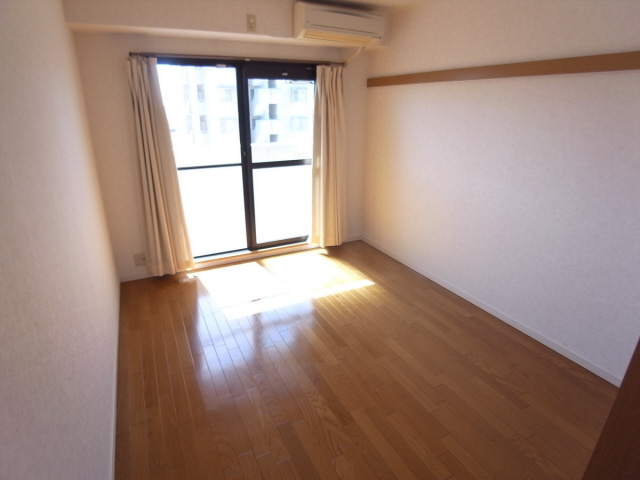 リュミエール森南の居間・リビング