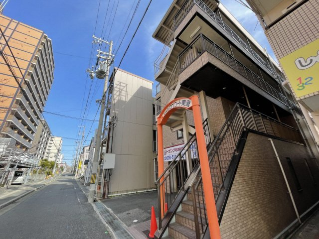 シャルマンコート東灘の外観