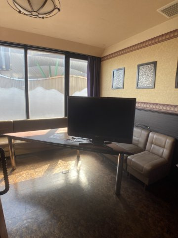 丸万ビルのロビー