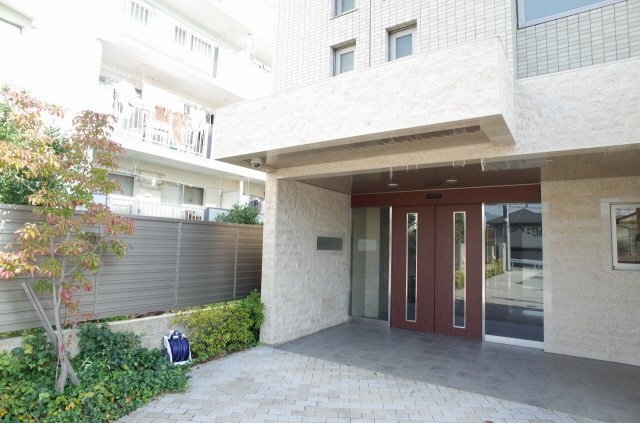 メゾンドバレーのエントランス