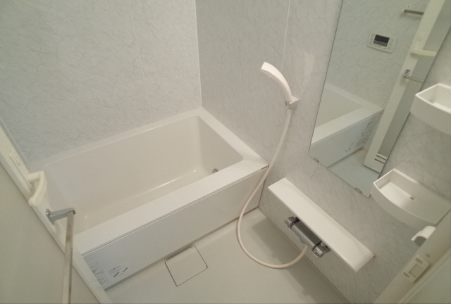 メゾンドバレーの浴室