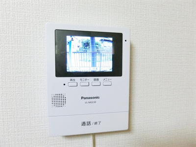 【セキュリティ】 | サマックス小川ハイツ | ※参考写真※防犯対策に有効なカメラ付きインターホン！突然の来客にもバッチリ対応できちゃいます☆