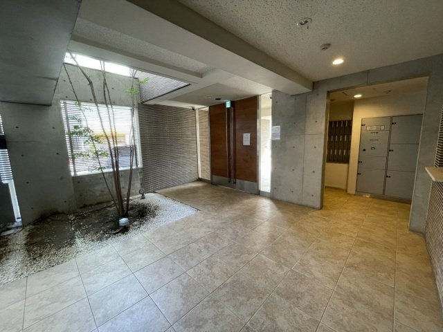 Fiel神戸本山のエントランス