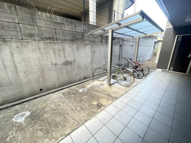 D-room高羽のエントランス