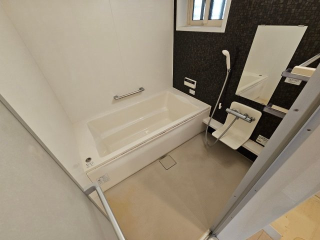 D-room高羽の浴室