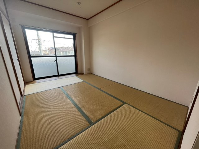 パレ・ルミエール岡本の和室