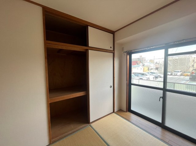 パレ・ルミエール岡本の和室