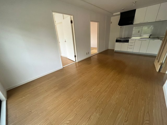 パレ・ルミエール岡本の居間・リビング