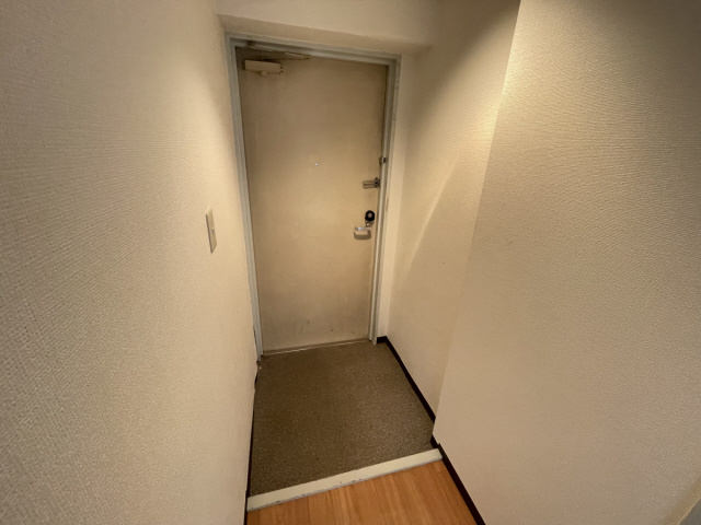 ロイヤルコート芦屋西蔵の玄関