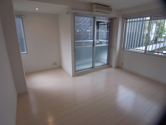 コート向森の居間・リビング