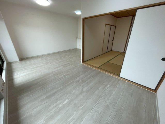 ルネ芦屋親王塚の居間・リビング
