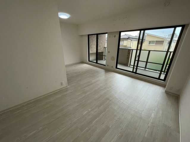 ルネ芦屋親王塚の居間・リビング