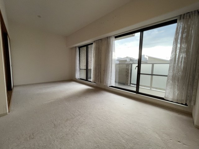 ルネ芦屋親王塚の居間・リビング