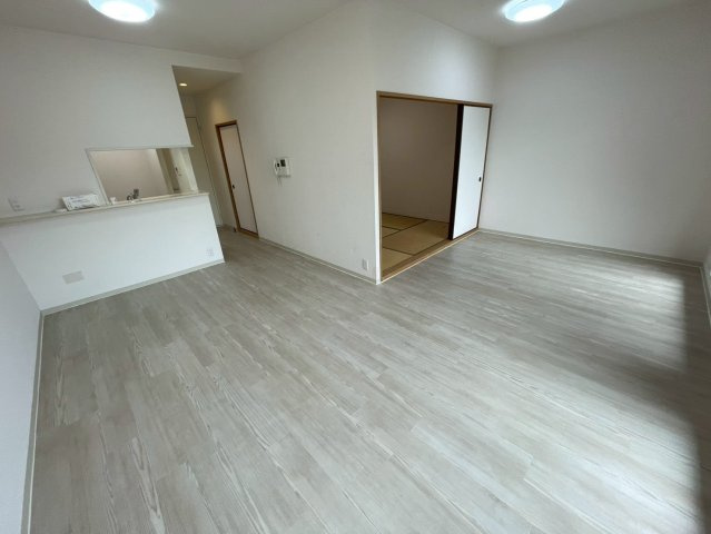 ルネ芦屋親王塚の居間・リビング