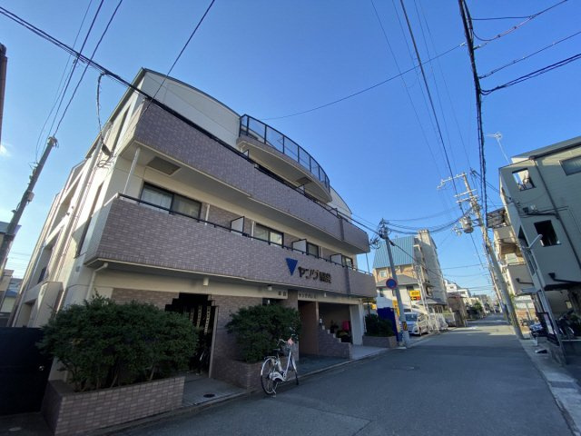 本山ヤングパレスの外観