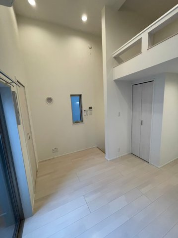 仲介手数料0円！！フォレストヒルズの居間・リビング